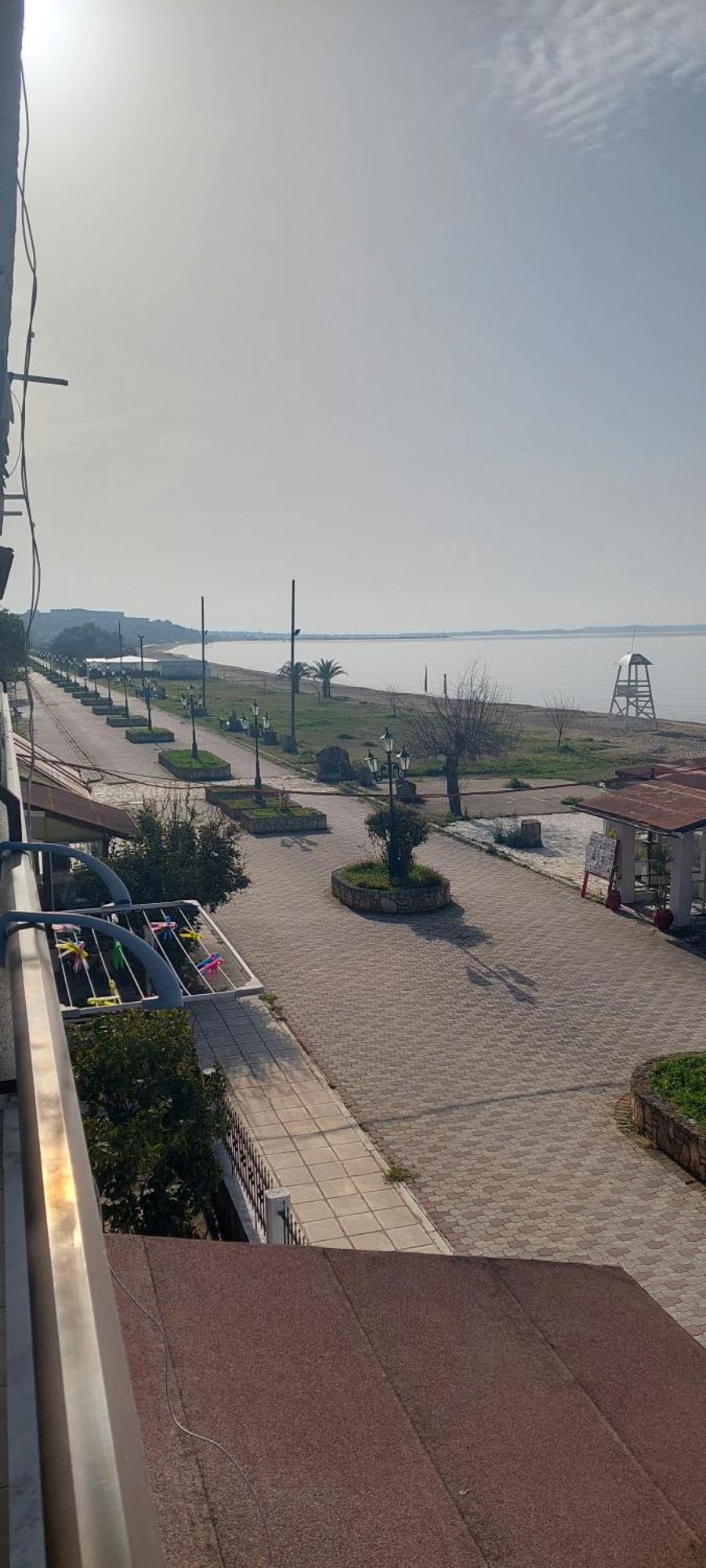 Seaside Studios Paralia Dionysiou Bagian luar foto